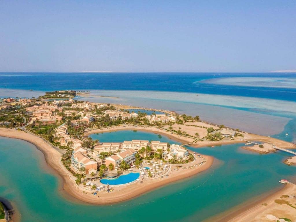 How to get to El Gouna & Riah – Flights, transfers & travel tips
